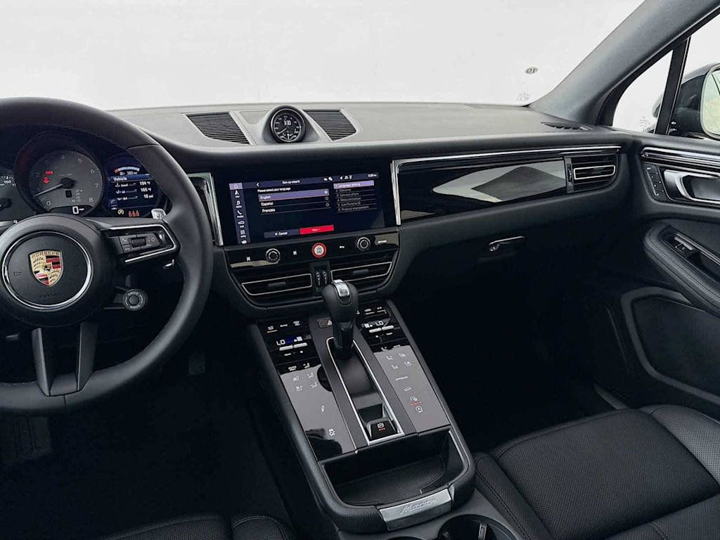 Thumbnail: 2026 Porsche Macan - 47