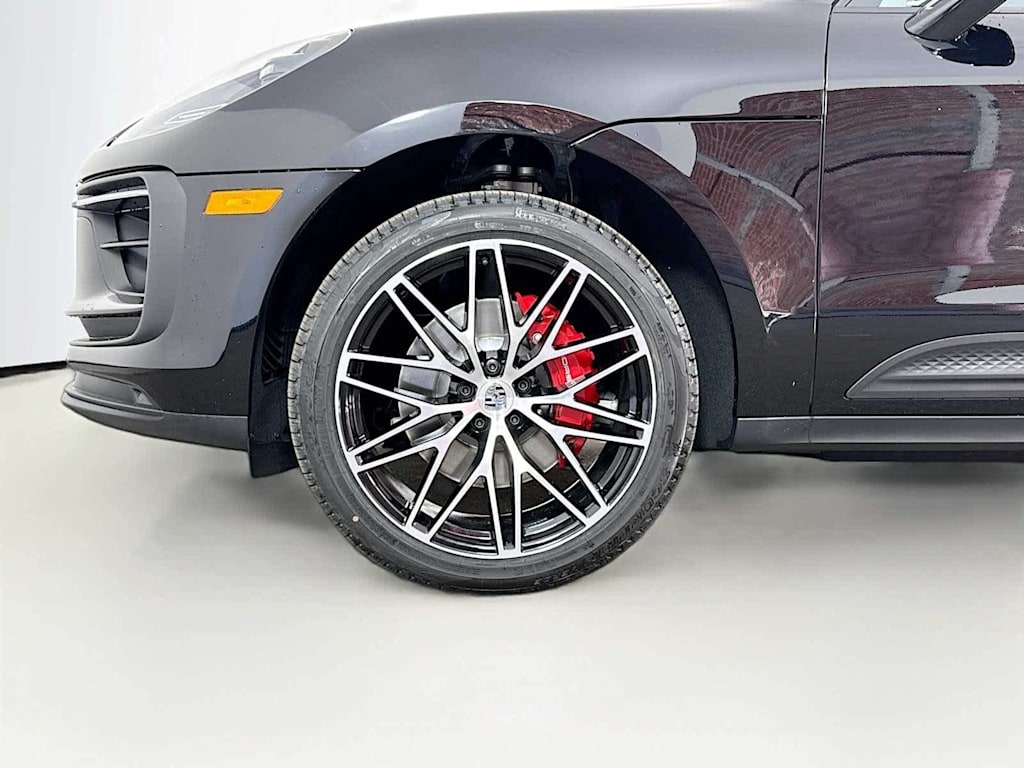 Thumbnail: 2026 Porsche Macan - 52