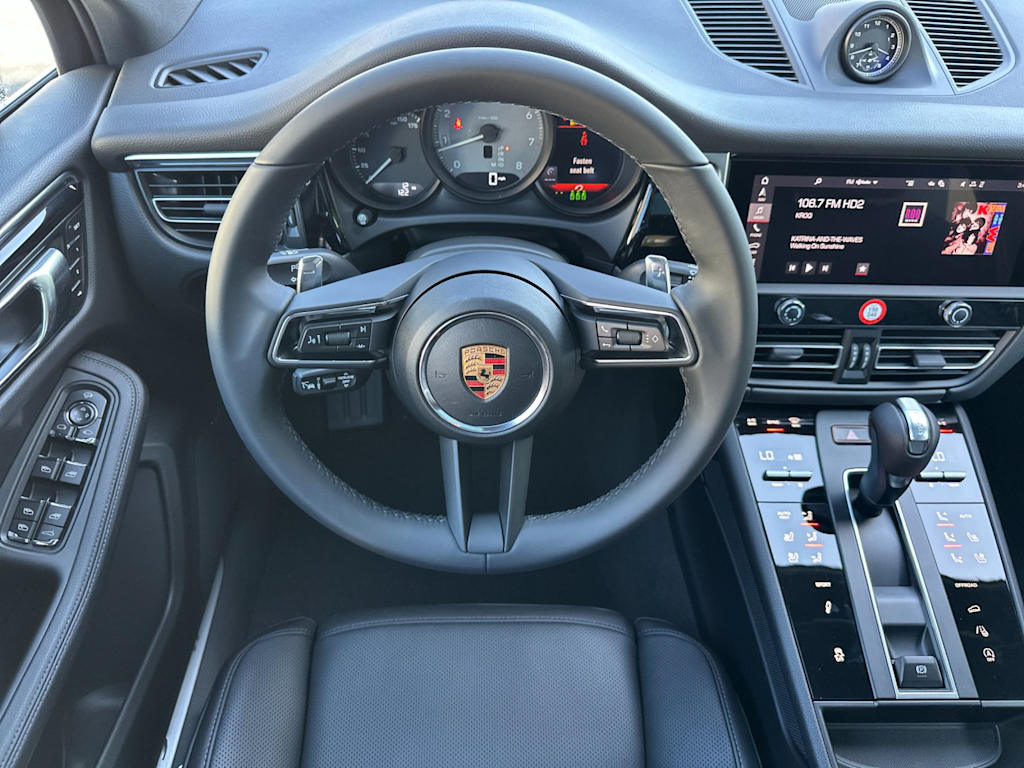 Thumbnail: 2026 Porsche Macan - 9