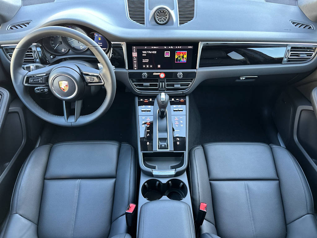 Thumbnail: 2026 Porsche Macan - 2