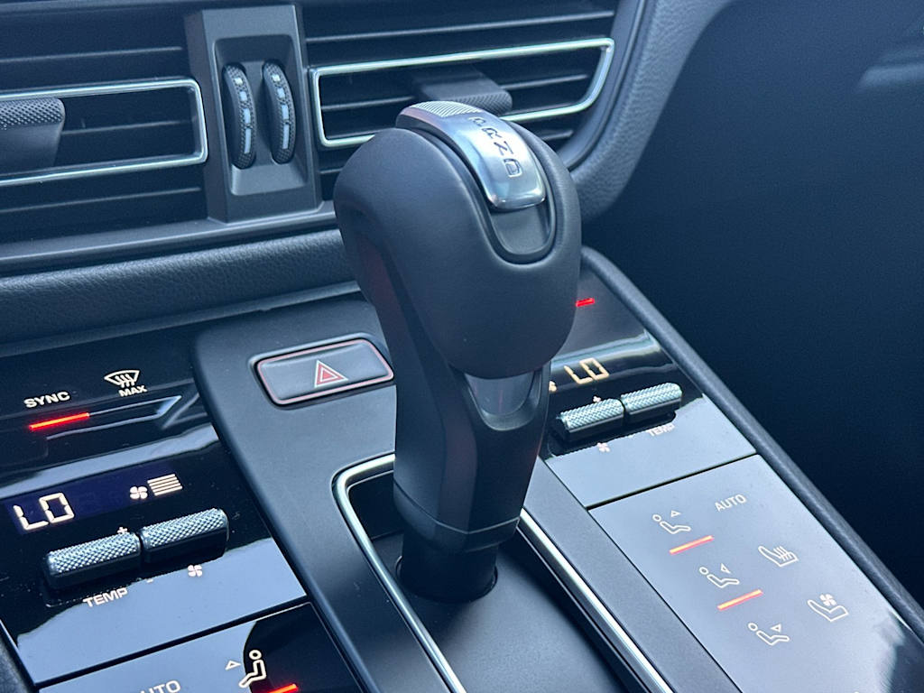 Thumbnail: 2026 Porsche Macan - 30