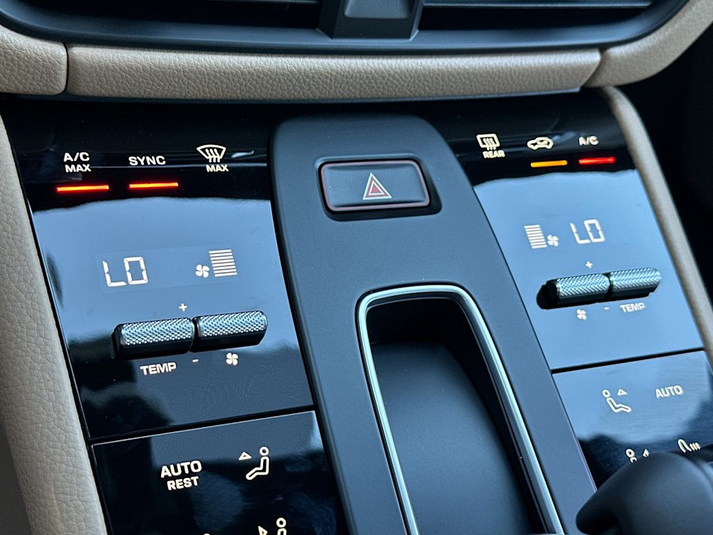 Thumbnail: 2026 Porsche Macan - 15