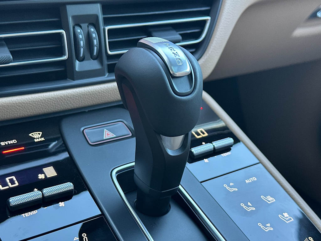 Thumbnail: 2026 Porsche Macan - 28