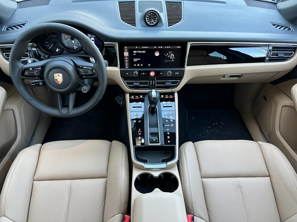 Thumbnail: 2026 Porsche Macan - 9