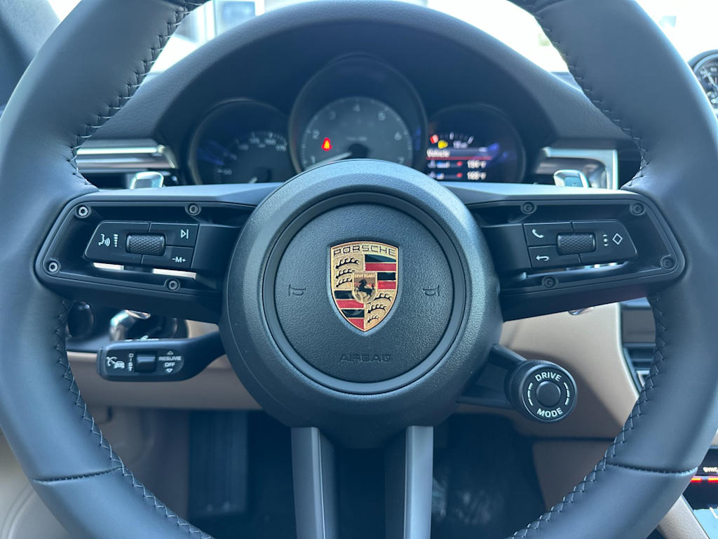 Thumbnail: 2026 Porsche Macan - 29