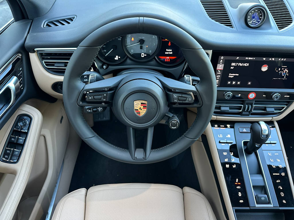 Thumbnail: 2026 Porsche Macan - 12