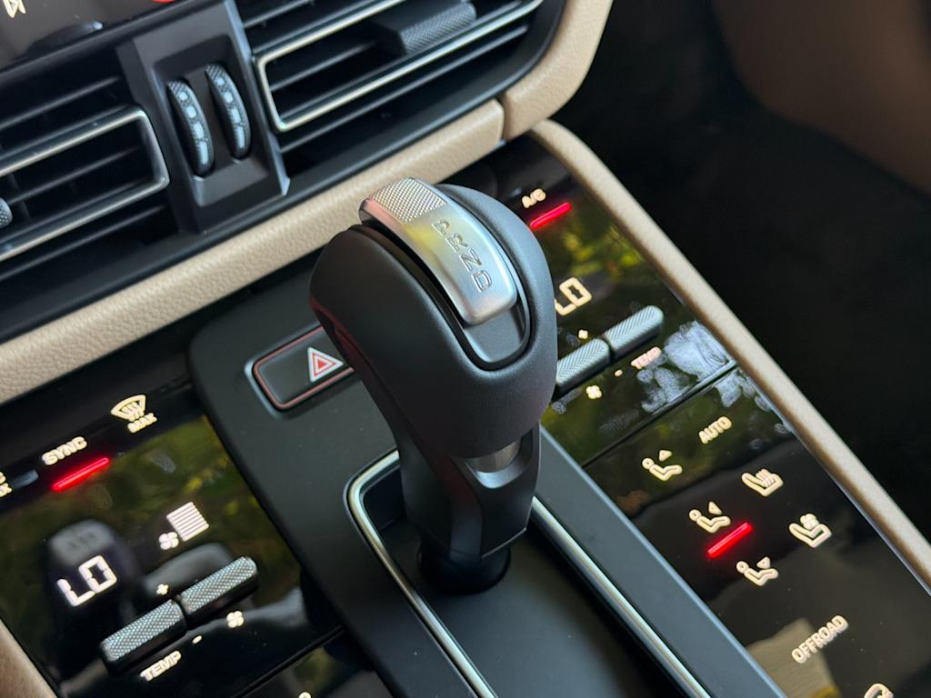 Thumbnail: 2026 Porsche Macan - 16