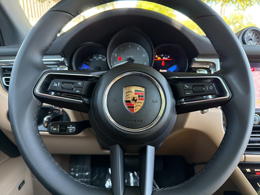 Thumbnail: 2026 Porsche Macan - 14