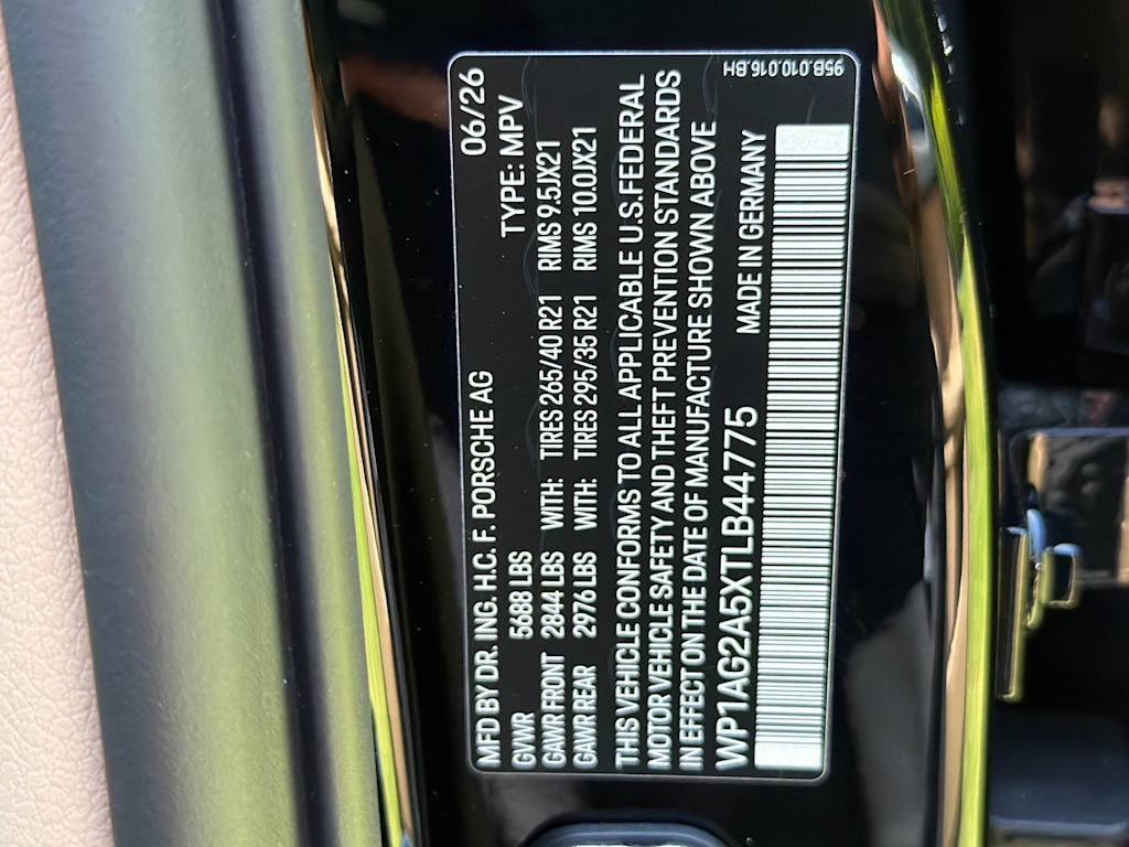 Thumbnail: 2026 Porsche Macan - 19