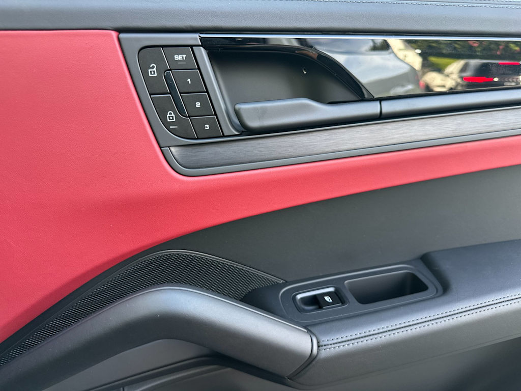 Thumbnail: 2026 Porsche Cayenne - 6