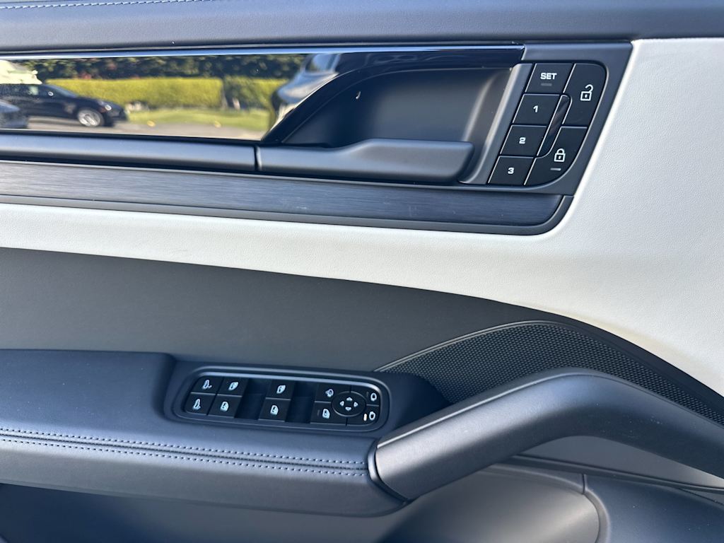 Thumbnail: 2026 Porsche Cayenne - 22
