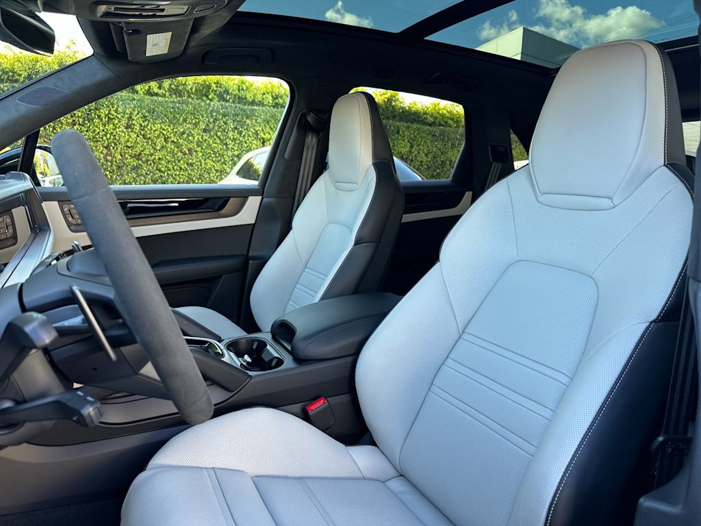 Thumbnail: 2026 Porsche Cayenne - 11