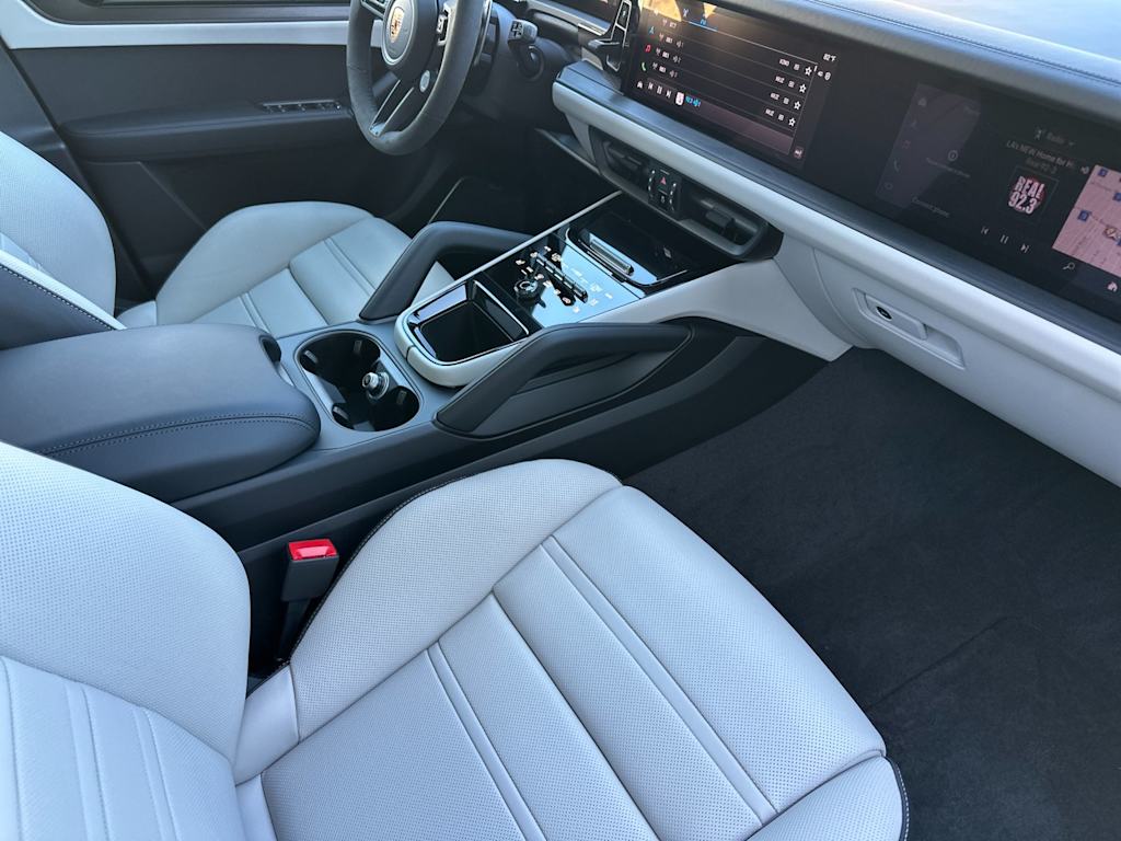Thumbnail: 2026 Porsche Cayenne - 13