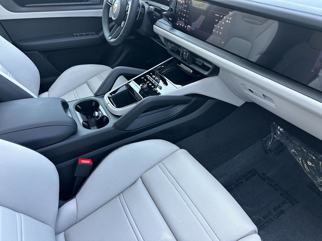 Thumbnail: 2026 Porsche Cayenne - 14