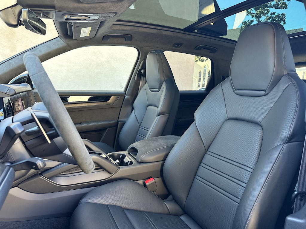 Thumbnail: 2026 Porsche Cayenne - 10