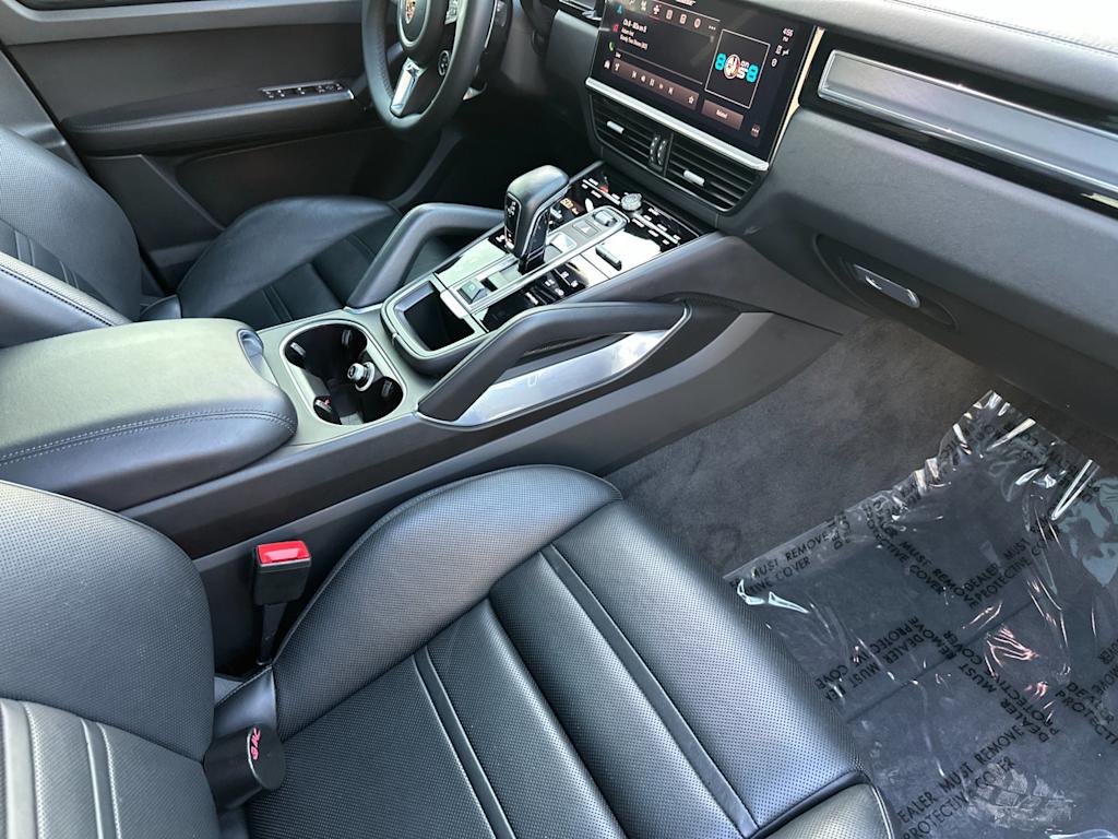 Thumbnail: 2023 Porsche Cayenne - 12