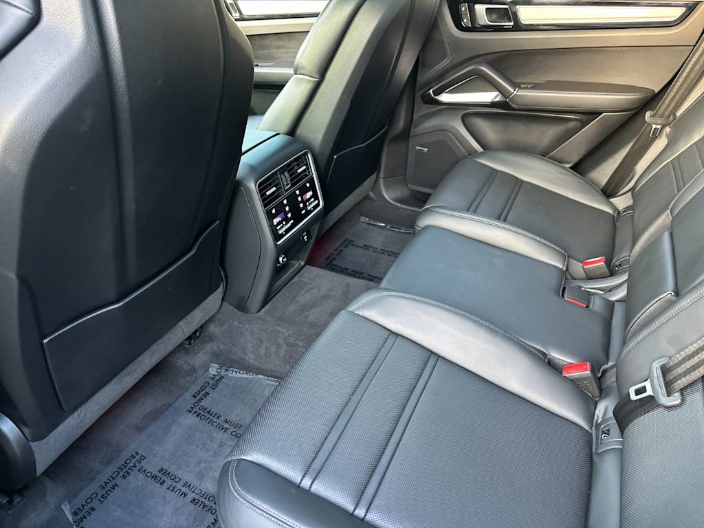 Thumbnail: 2023 Porsche Cayenne - 13