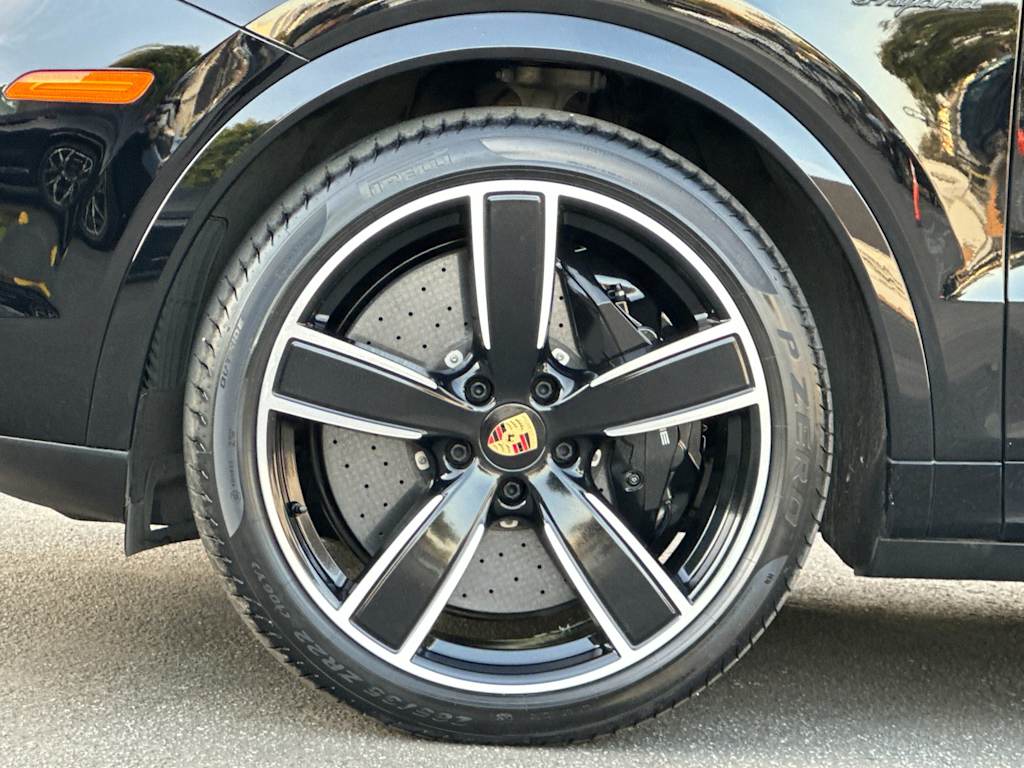 Thumbnail: 2023 Porsche Cayenne - 8