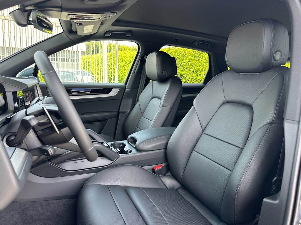 Thumbnail: 2026 Porsche Cayenne - 11