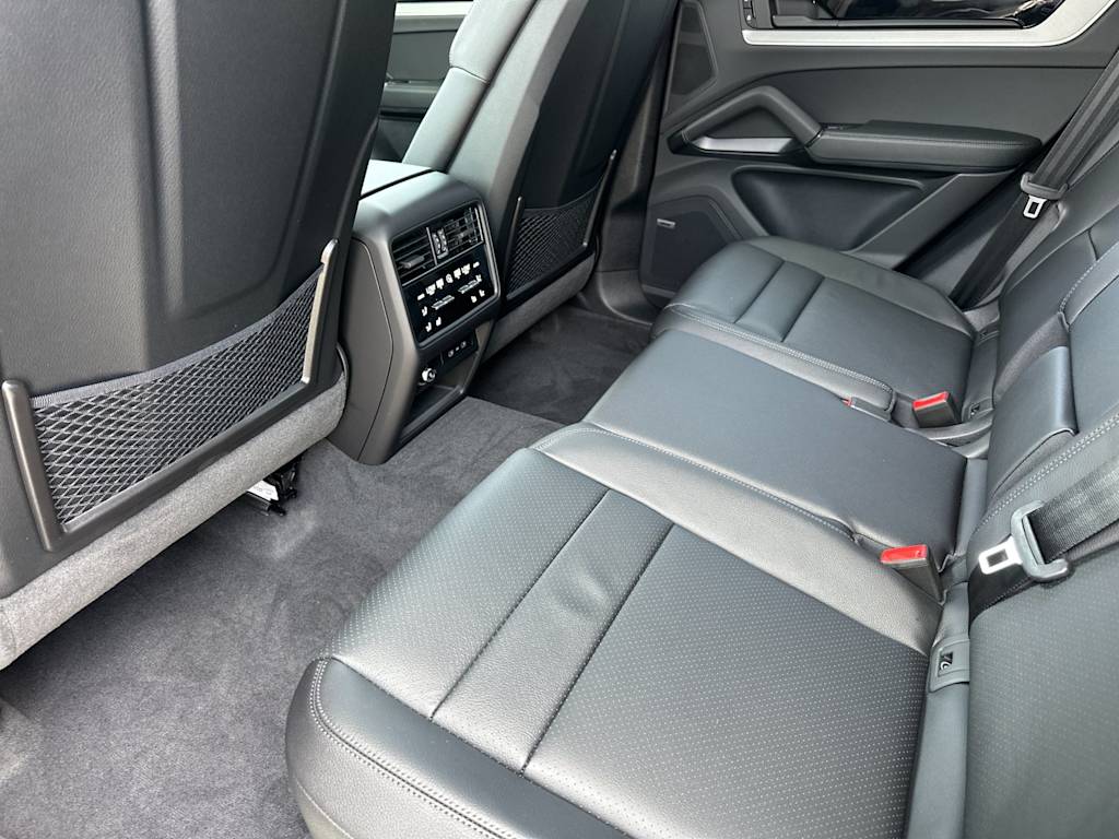 Thumbnail: 2026 Porsche Cayenne - 12
