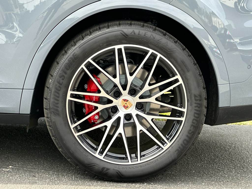 Thumbnail: 2026 Porsche Cayenne - 8