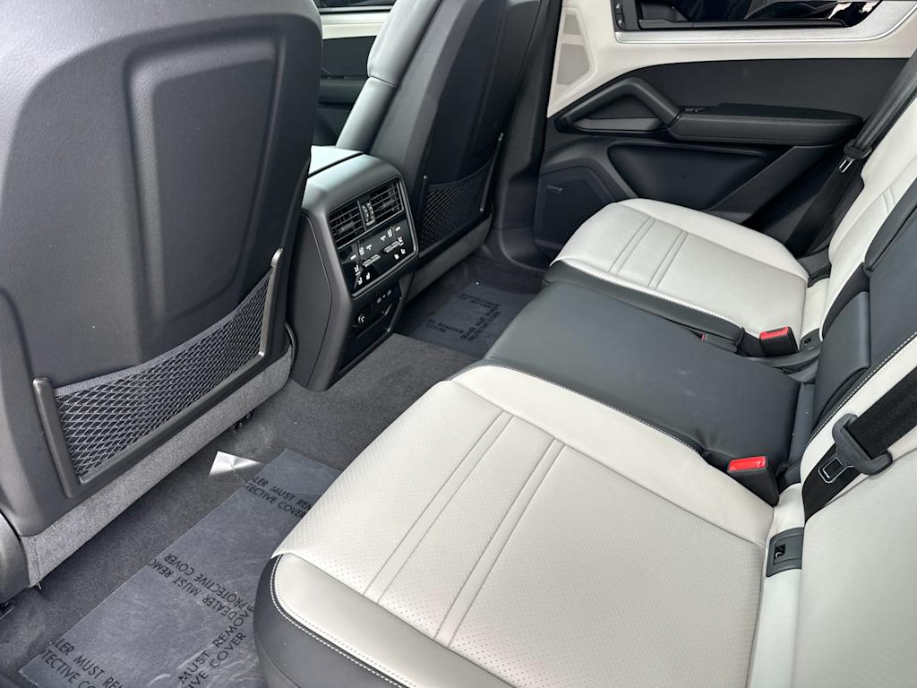 Thumbnail: 2026 Porsche Cayenne - 12