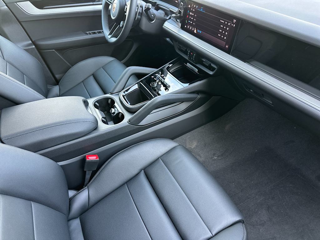 Thumbnail: 2026 Porsche Cayenne - 14