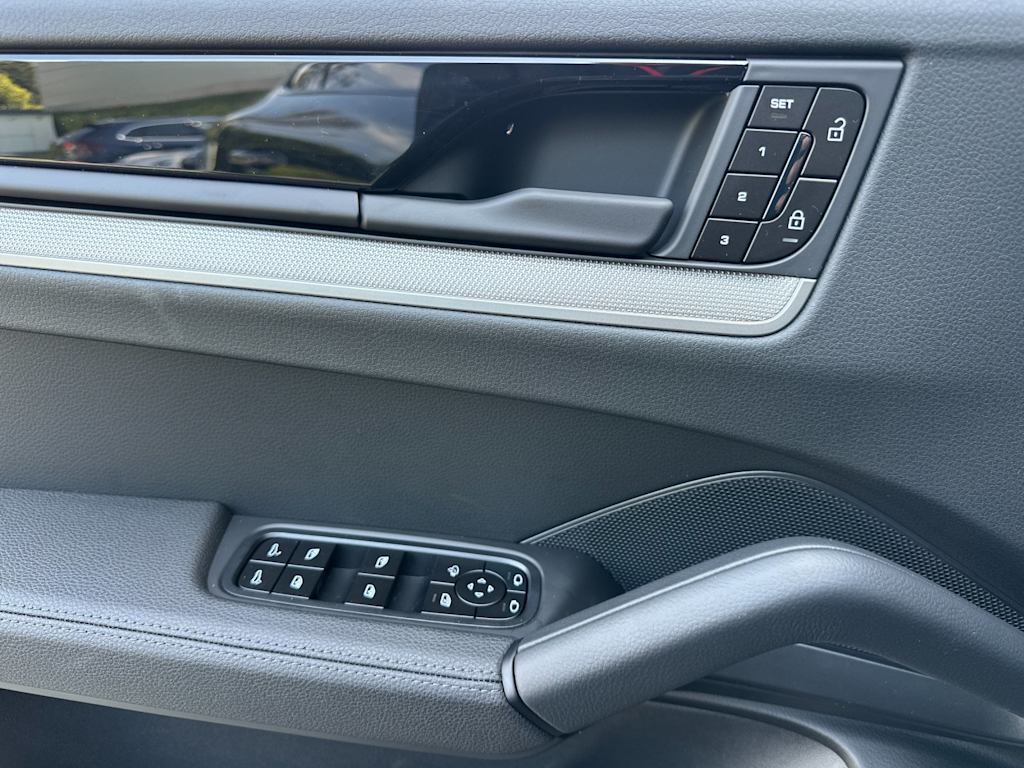 Thumbnail: 2026 Porsche Cayenne - 22