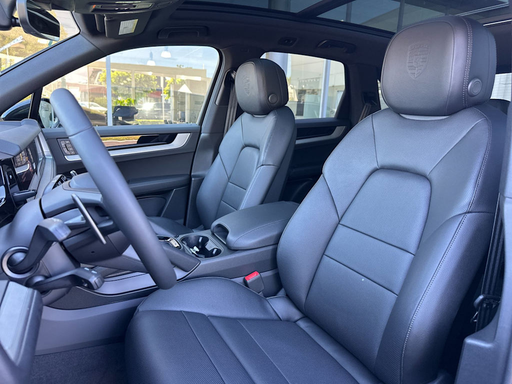 Thumbnail: 2026 Porsche Cayenne - 9