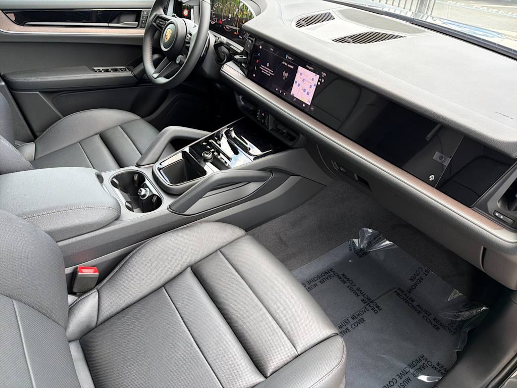 Thumbnail: 2026 Porsche Cayenne - 13