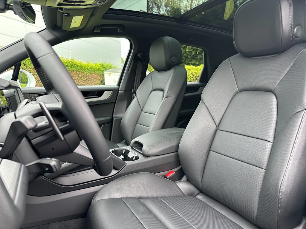 Thumbnail: 2026 Porsche Cayenne - 9