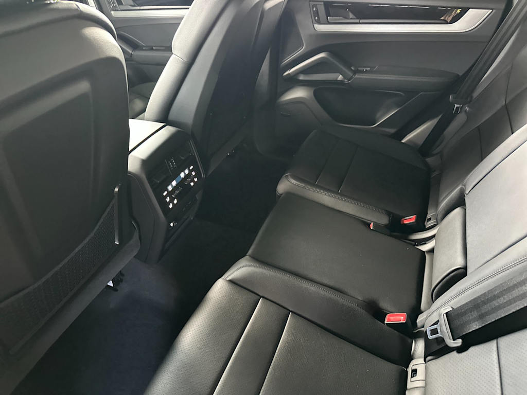 Thumbnail: 2026 Porsche Cayenne - 12