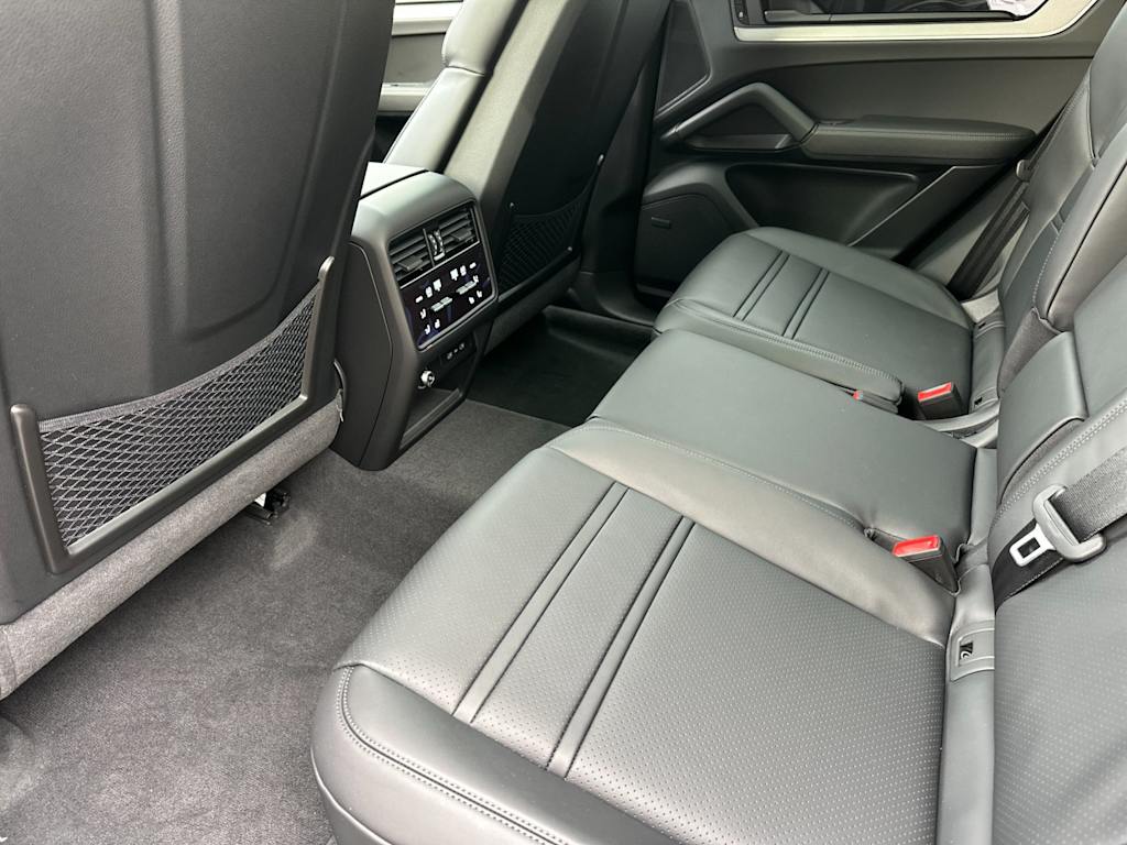 Thumbnail: 2026 Porsche Cayenne - 11