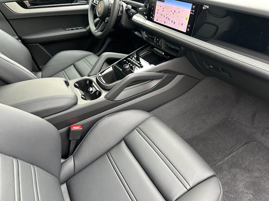 Thumbnail: 2026 Porsche Cayenne - 15