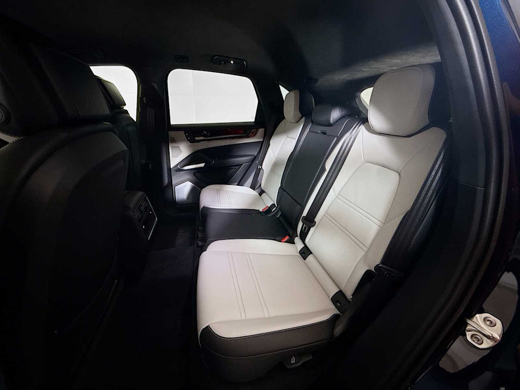 Thumbnail: 2025 Porsche Cayenne - 11
