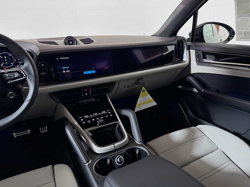 Thumbnail: 2025 Porsche Cayenne - 13