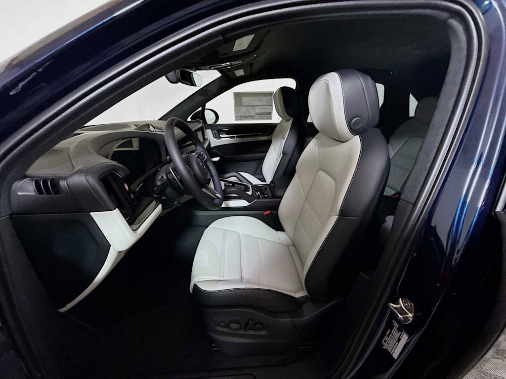 Thumbnail: 2025 Porsche Cayenne - 16