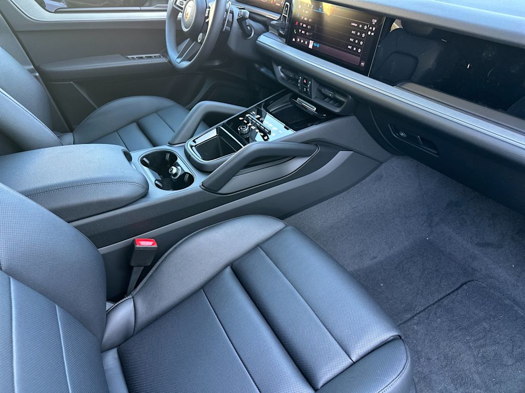 Thumbnail: 2026 Porsche Cayenne - 13