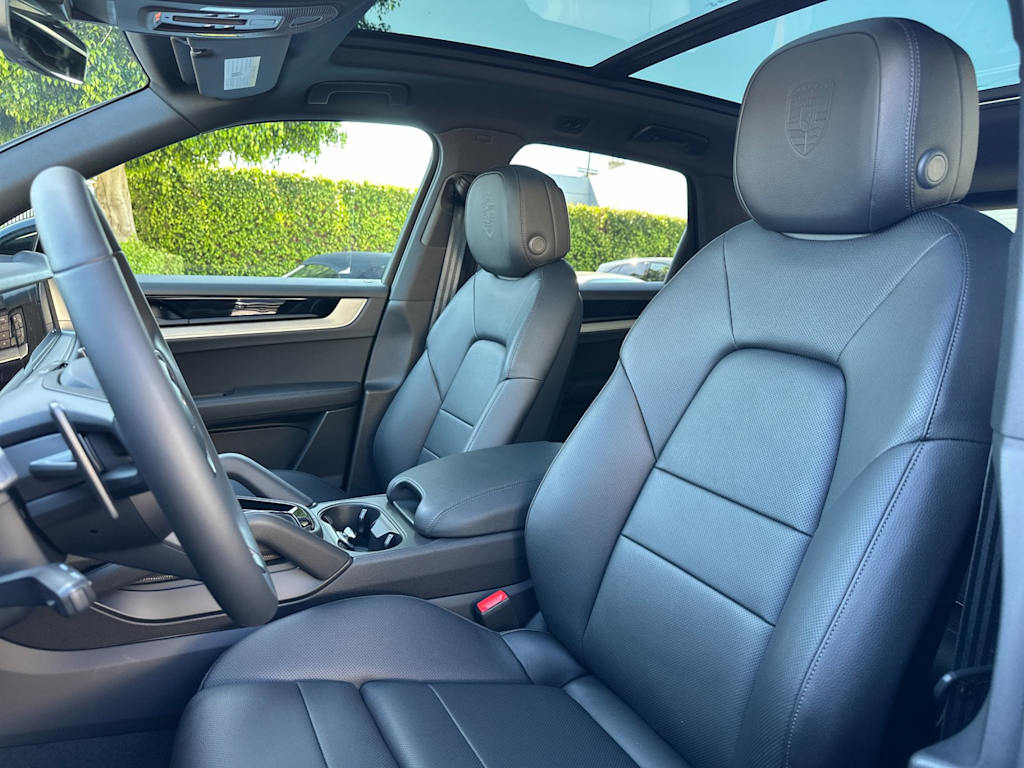 Thumbnail: 2026 Porsche Cayenne - 10