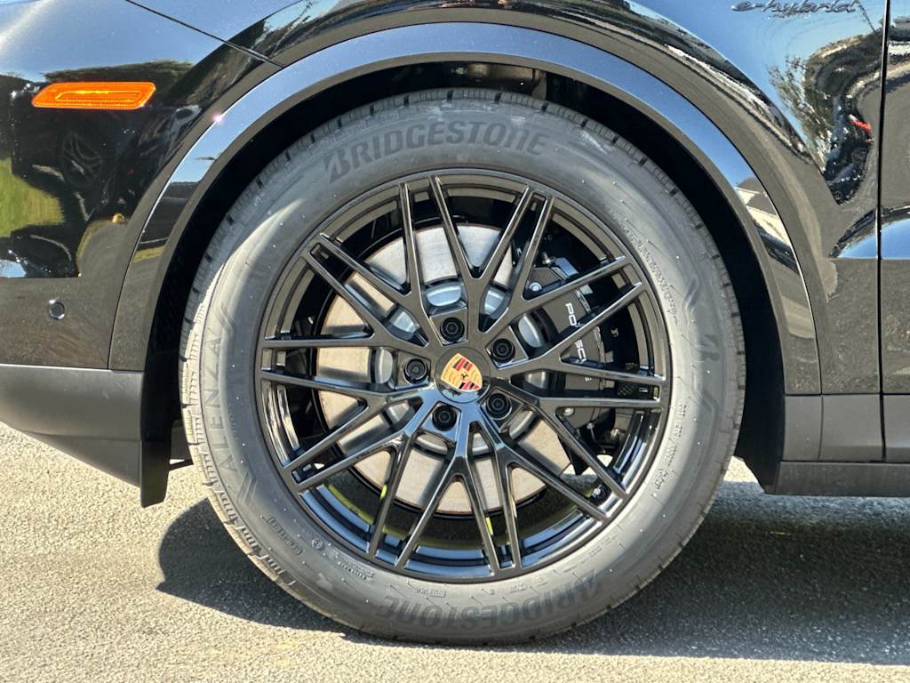 Thumbnail: 2026 Porsche Cayenne - 8