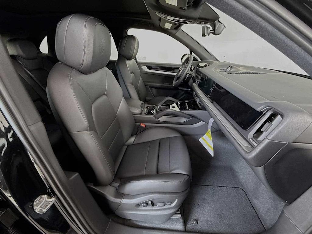 Thumbnail: 2026 Porsche Cayenne - 48
