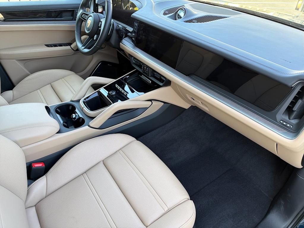 Thumbnail: 2026 Porsche Cayenne - 10