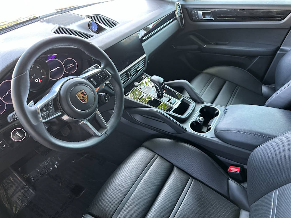 Thumbnail: 2023 Porsche Cayenne - 2