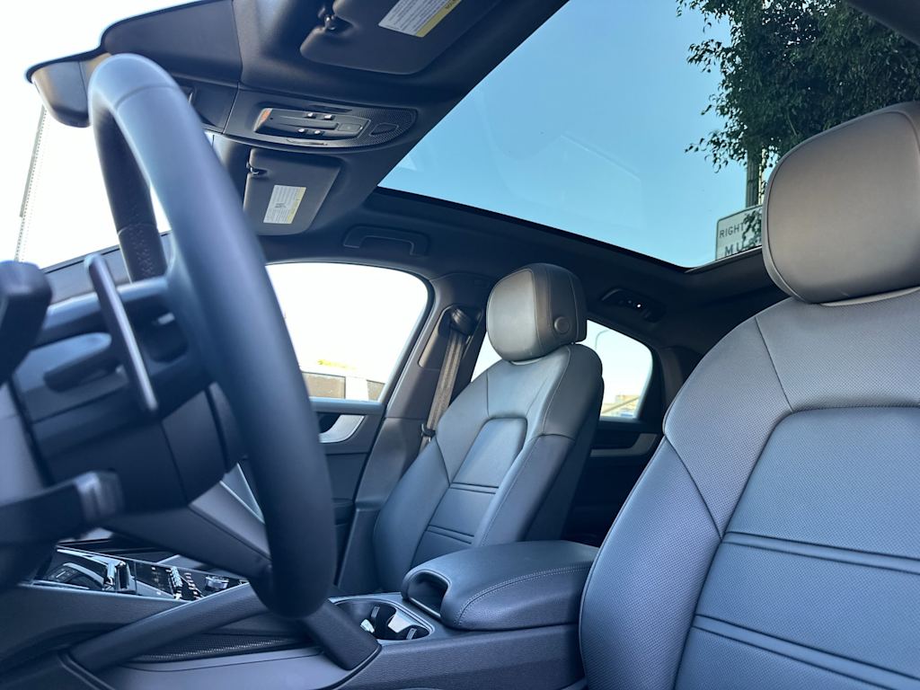 Thumbnail: 2025 Porsche Cayenne - 18