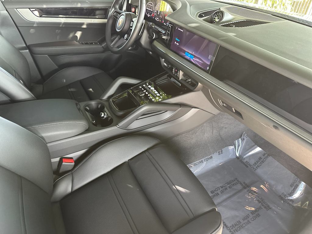 Thumbnail: 2026 Porsche Cayenne - 12