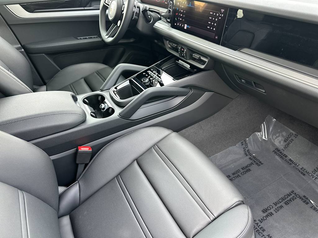 Thumbnail: 2026 Porsche Cayenne - 13