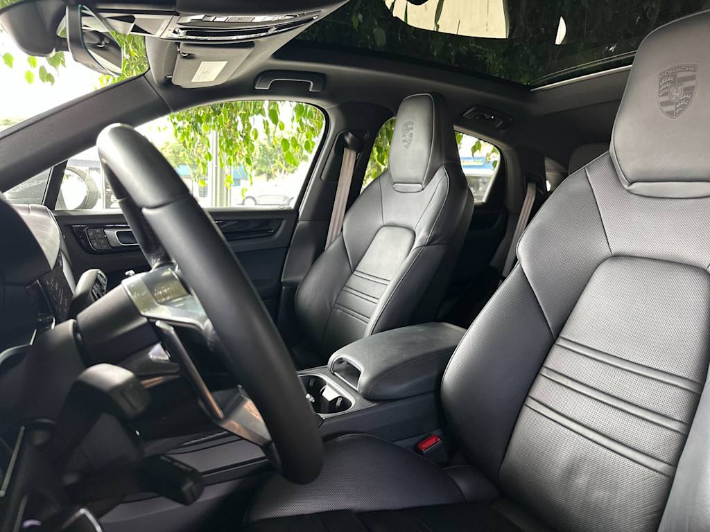 Thumbnail: 2023 Porsche Cayenne - 10