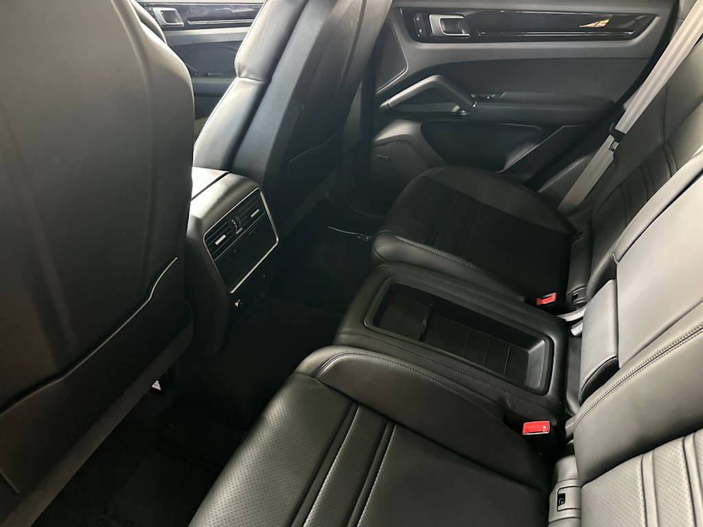 Thumbnail: 2023 Porsche Cayenne - 11