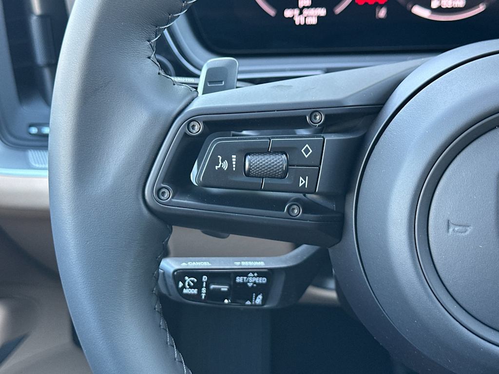 Thumbnail: 2026 Porsche Cayenne - 30