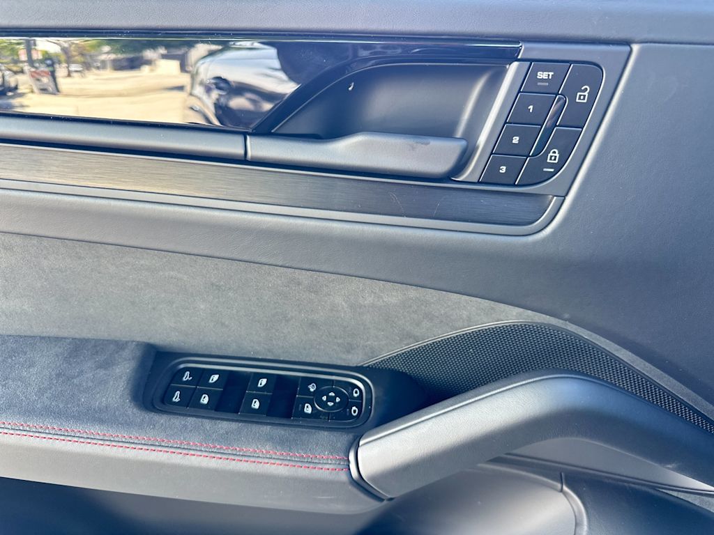 Thumbnail: 2026 Porsche Cayenne - 22